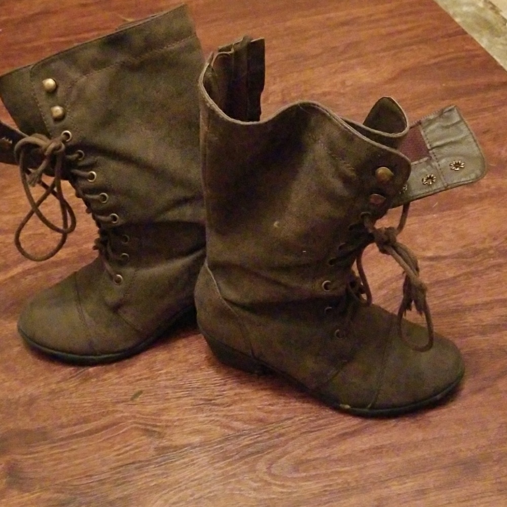 Girl boots